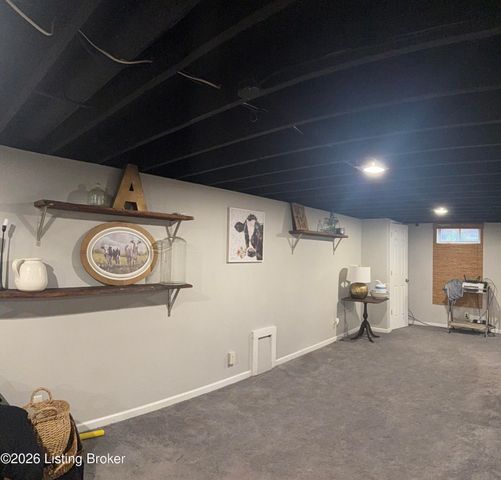 3460 Heatherfield Dr, Louisville, KY 40216