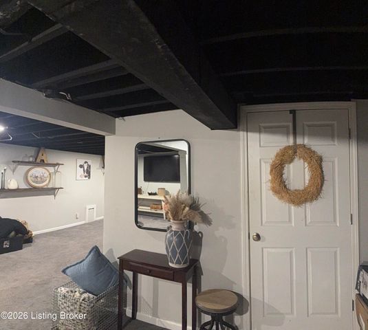 3460 Heatherfield Dr, Louisville, KY 40216