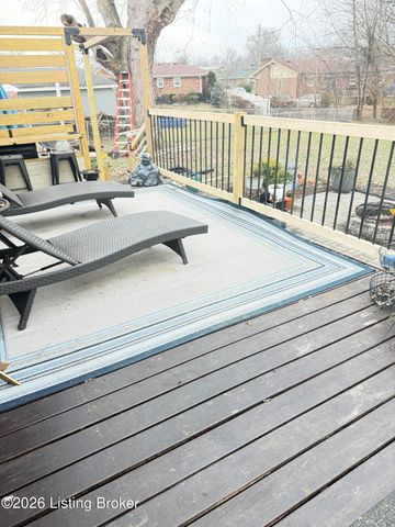 3460 Heatherfield Dr, Louisville, KY 40216