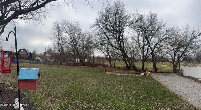 3460 Heatherfield Dr, Louisville, KY 40216