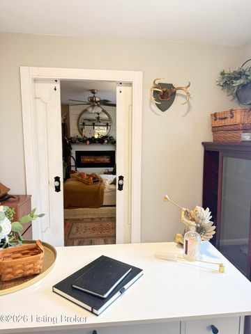 3460 Heatherfield Dr, Louisville, KY 40216