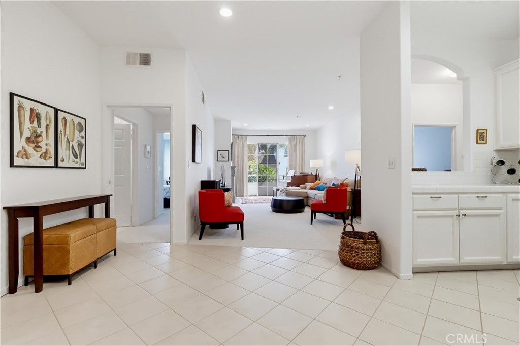 3535 Dunn Drive 201, Los Angeles, CA 90034 — photo 2