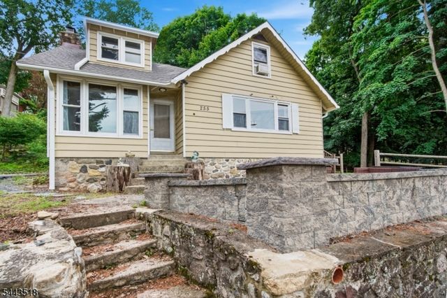 255 E Shore Trl, Sparta Twp., NJ 07871
