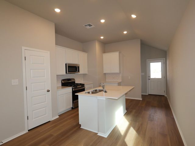 142 Big Banyan DR, Dripping Springs, TX 78620