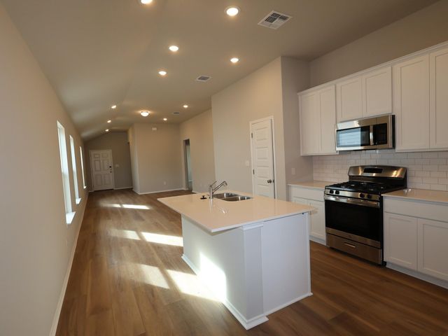 142 Big Banyan DR, Dripping Springs, TX 78620