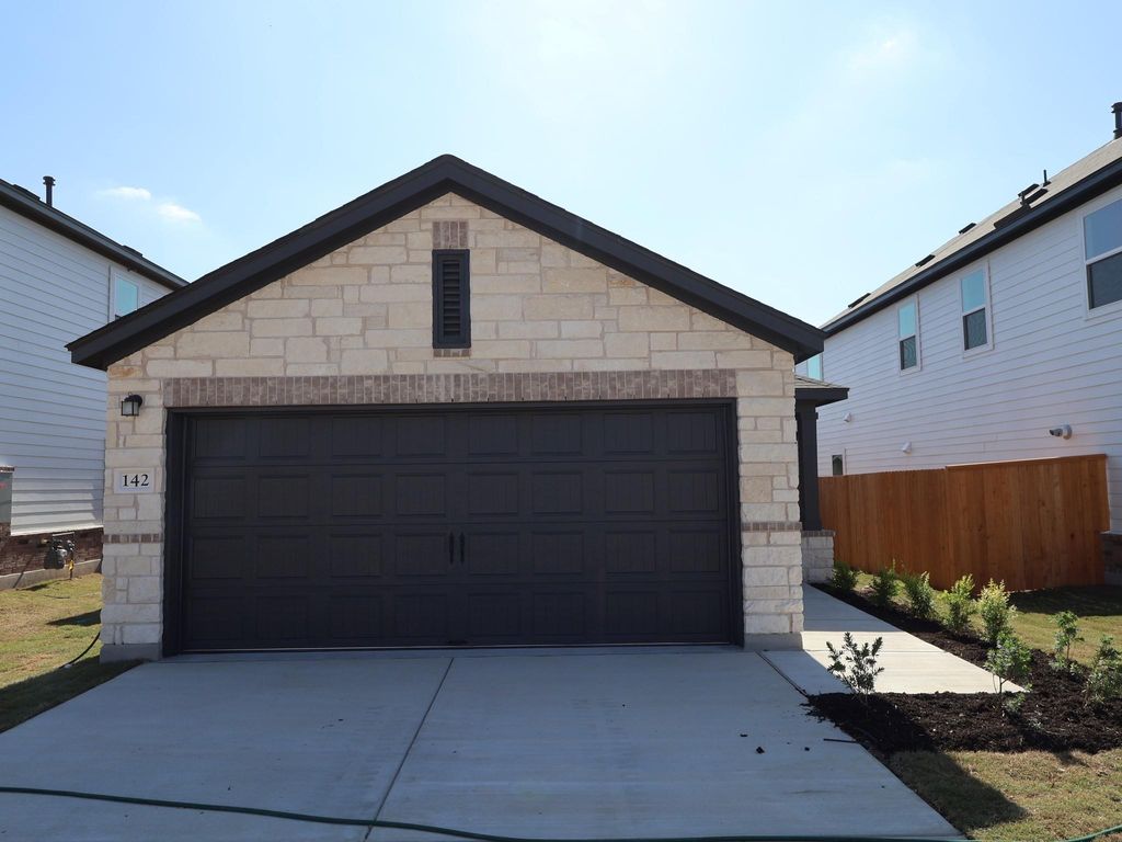 142 Big Banyan DR, Dripping Springs, TX 78620
