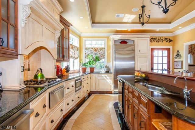 216 Sunset Ave, Westfield Town, NJ 07090