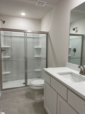 118 Mclauren Place, Fountain Inn, SC 29644