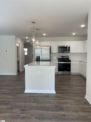 118 Mclauren Place, Fountain Inn, SC 29644