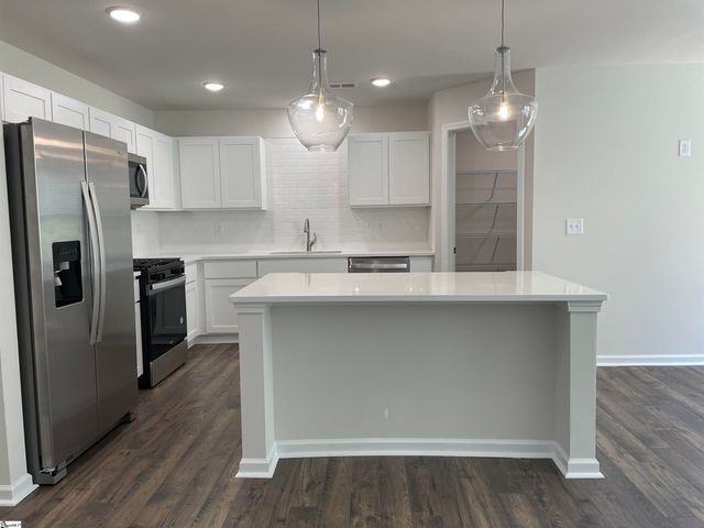 118 Mclauren Place, Fountain Inn, SC 29644