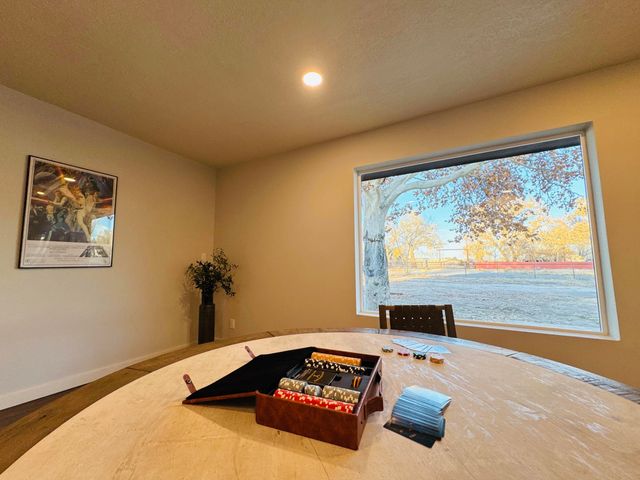 11 Avenida Alegre, Los Lunas, NM 87031