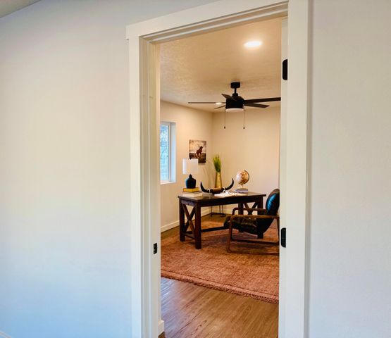 11 Avenida Alegre, Los Lunas, NM 87031