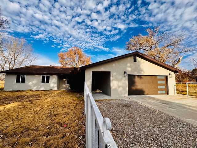 11 Avenida Alegre, Los Lunas, NM 87031