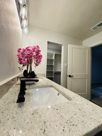 11 Avenida Alegre, Los Lunas, NM 87031