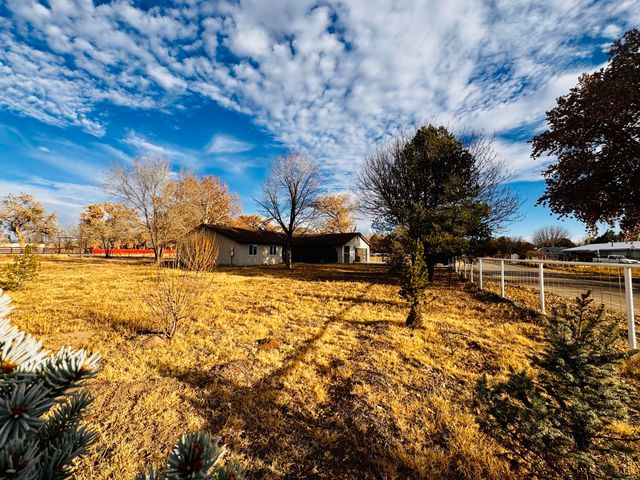 11 Avenida Alegre, Los Lunas, NM 87031