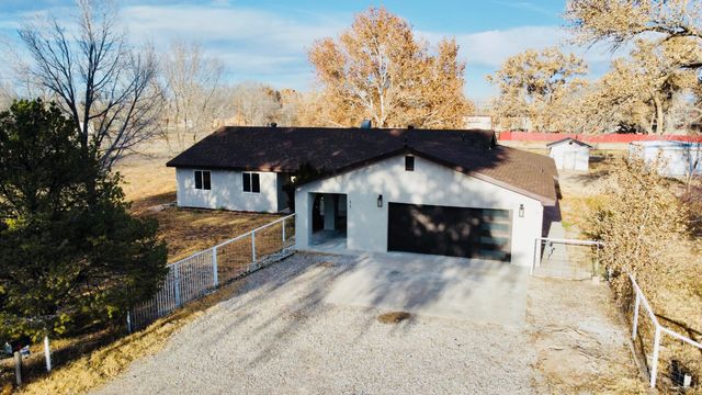 11 Avenida Alegre, Los Lunas, NM 87031