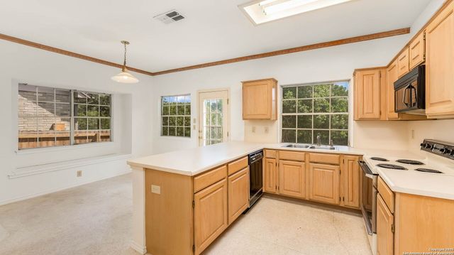 8632 Wood Forest, San Antonio, TX 78251