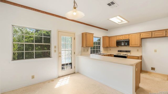 8632 Wood Forest, San Antonio, TX 78251