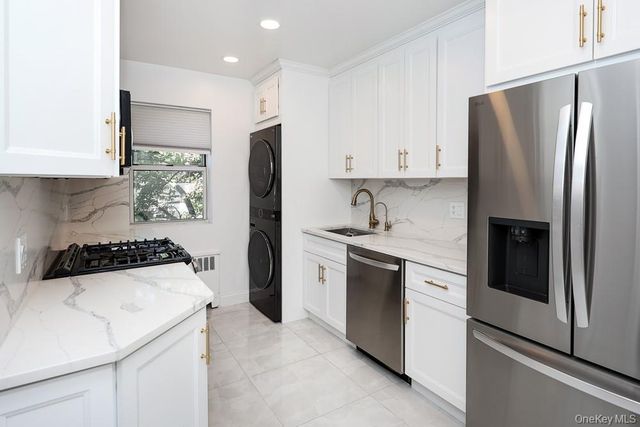 6-8 wooleys Lane B34, Great Neck, NY 11023