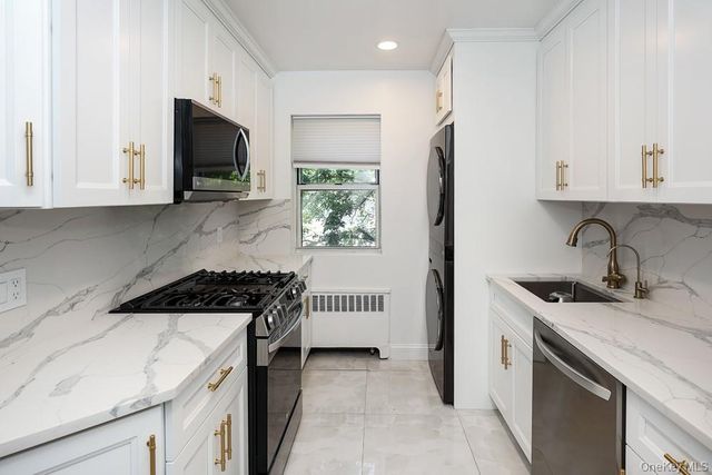 6-8 wooleys Lane B34, Great Neck, NY 11023