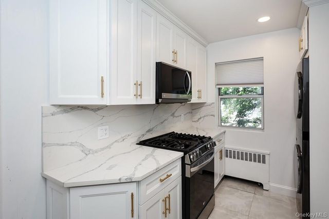 6-8 wooleys Lane B34, Great Neck, NY 11023