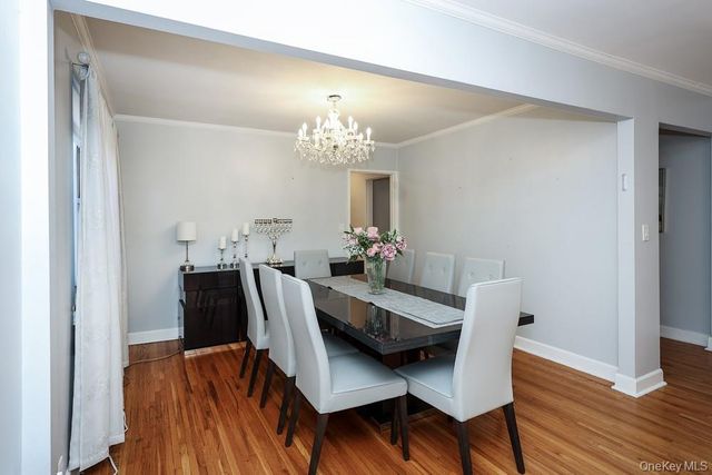 6-8 wooleys Lane B34, Great Neck, NY 11023