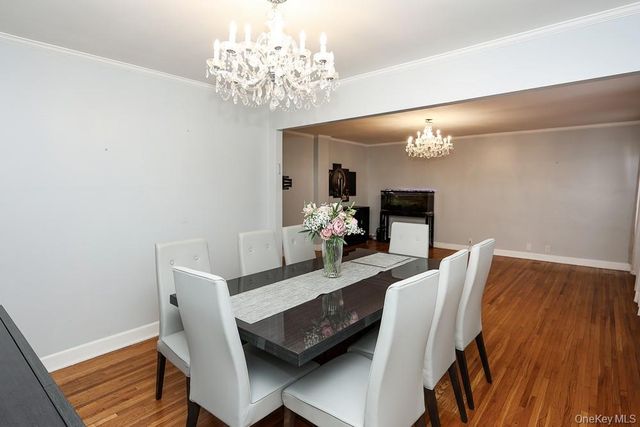 6-8 wooleys Lane B34, Great Neck, NY 11023