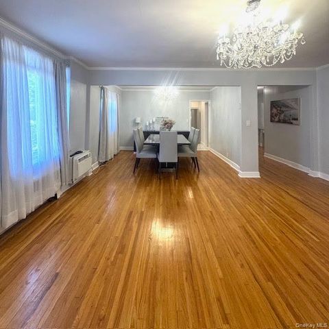6-8 wooleys Lane B34, Great Neck, NY 11023