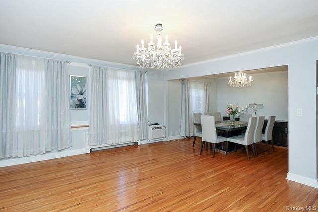 6-8 wooleys Lane B34, Great Neck, NY 11023