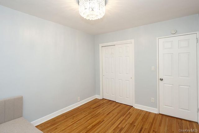 6-8 wooleys Lane B34, Great Neck, NY 11023
