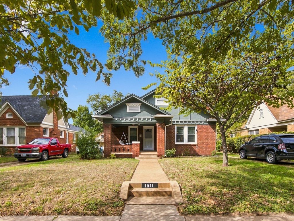 1511 Hollywood Avenue, Dallas, TX 75208 — exterior