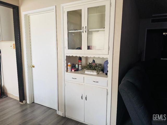 1337 Castaic Avenue, Bakersfield, CA 93308