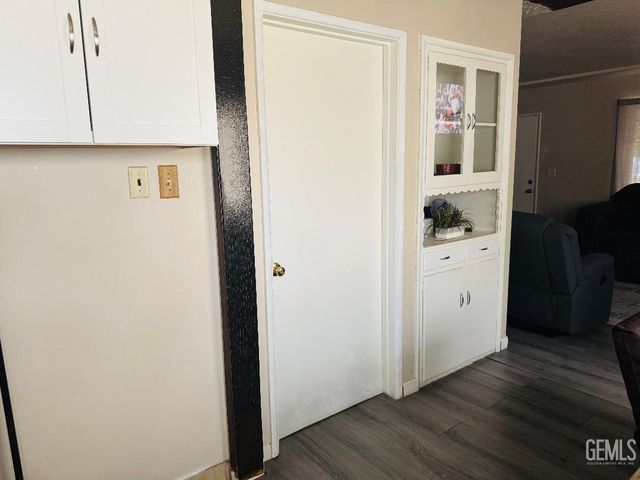 1337 Castaic Avenue, Bakersfield, CA 93308