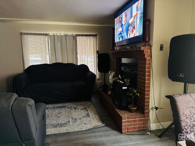 1337 Castaic Avenue, Bakersfield, CA 93308