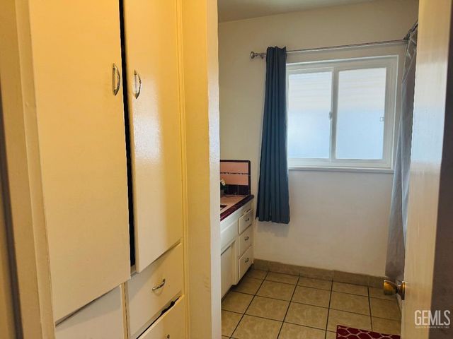 1337 Castaic Avenue, Bakersfield, CA 93308