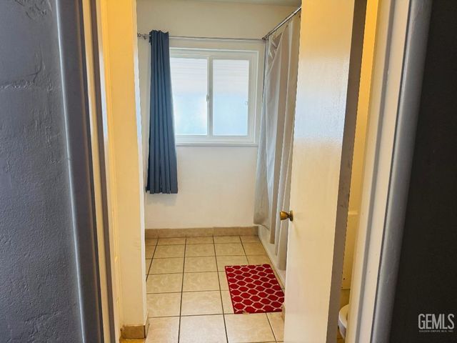 1337 Castaic Avenue, Bakersfield, CA 93308