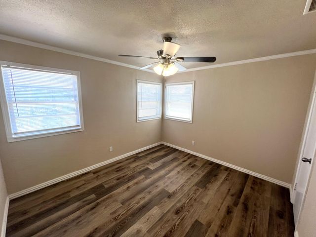 1910 64th Street, Lubbock, TX 79412