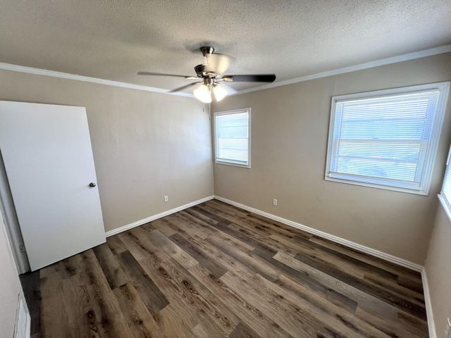 1910 64th Street, Lubbock, TX 79412