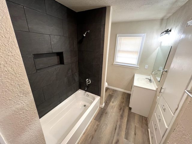 1910 64th Street, Lubbock, TX 79412