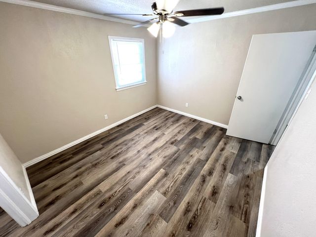 1910 64th Street, Lubbock, TX 79412