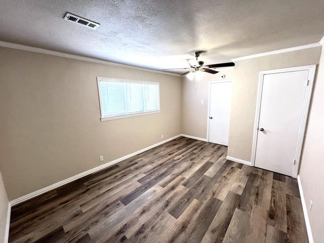 1910 64th Street, Lubbock, TX 79412