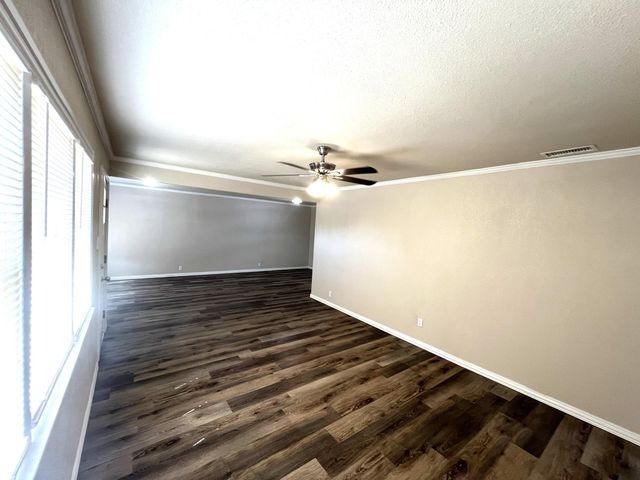 1910 64th Street, Lubbock, TX 79412