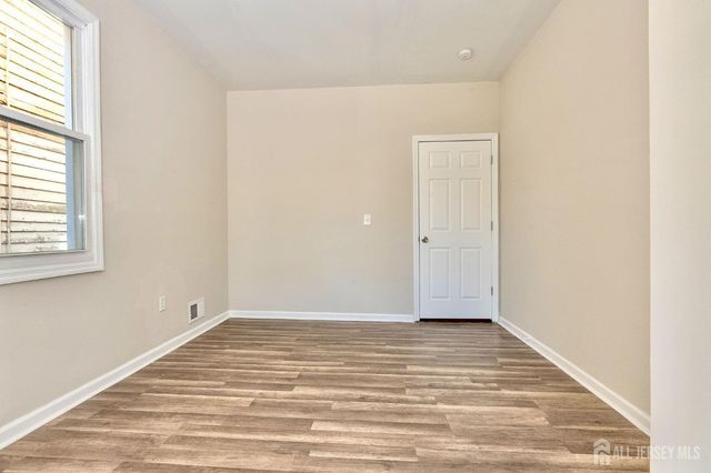 186 N 17th Street 1, East Orange, NJ 07017