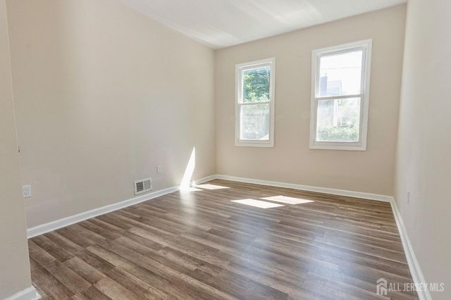 186 N 17th Street 1, East Orange, NJ 07017