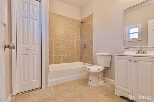 186 N 17th Street 1, East Orange, NJ 07017