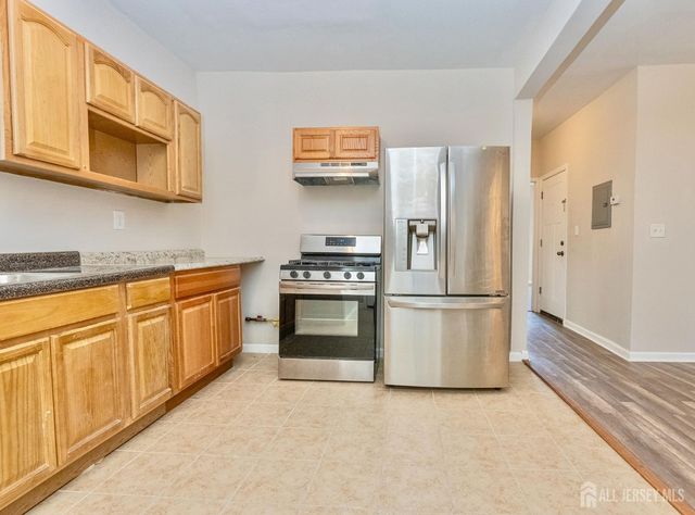 186 N 17th Street 1, East Orange, NJ 07017