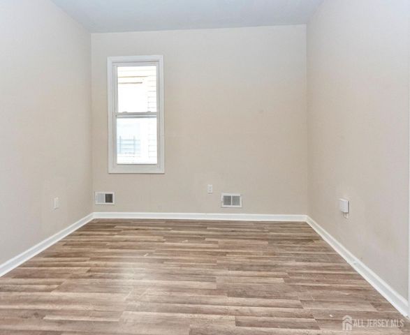 186 N 17th Street 1, East Orange, NJ 07017