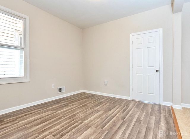 186 N 17th Street 1, East Orange, NJ 07017