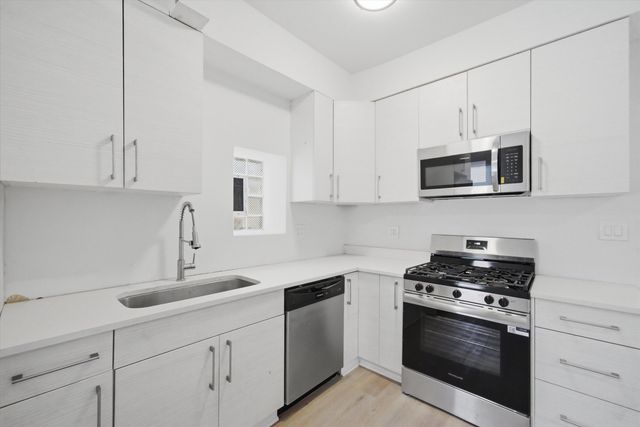 1446 E 71st Place, Chicago, IL 60619