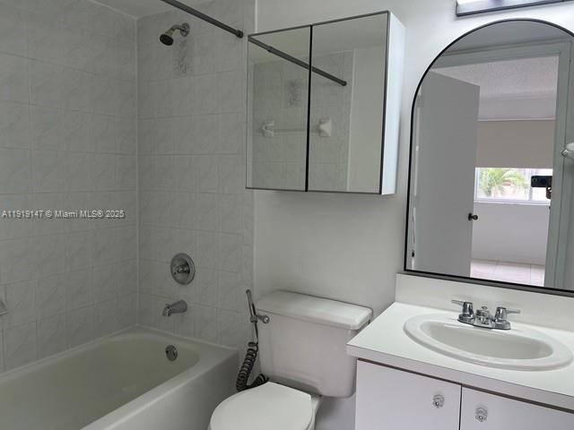 631 NW 82nd Ave 220, Miami, FL 33126